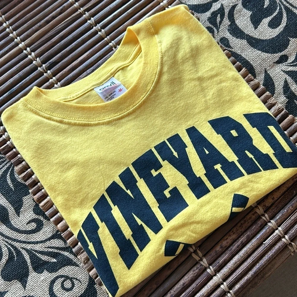 100% cotton shirt size M new without tag  Vineyard crew yellow